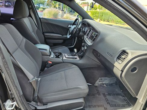 Used 2022 Dodge Charger SXT w/ Blacktop Package image 27