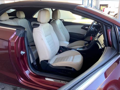 Used 2019 Buick Cascada Premium image 9