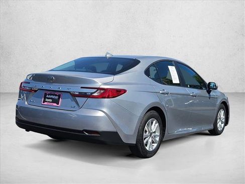 Used 2025 Toyota Camry LE FWD image 5