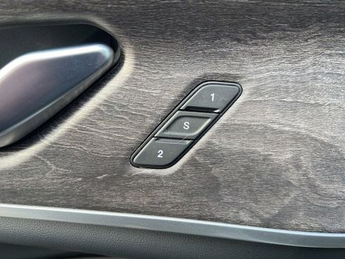 Certified 2025 Jeep Grand Cherokee Limited w/ Black Appearance Package image 19