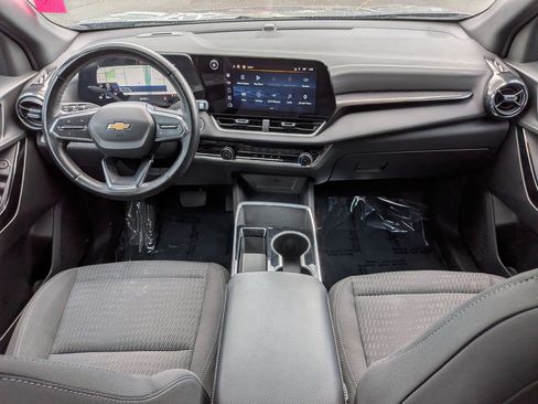Certified 2025 Chevrolet Equinox LT w/ Safety and Technology Package FWD image 28