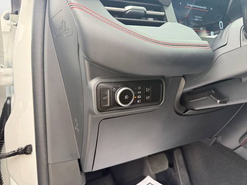 Used 2025 Ford Explorer ST-Line AWD/4WD image 20