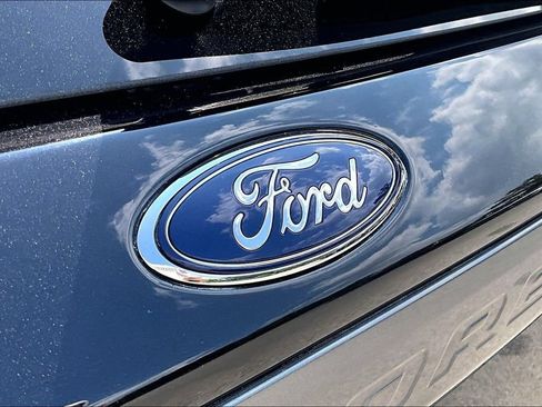Used 2023 Ford Explorer XLT w/ Equipment Group 202A AWD/4WD image 32