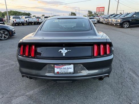 Used 2017 Ford Mustang Coupe RWD image 4