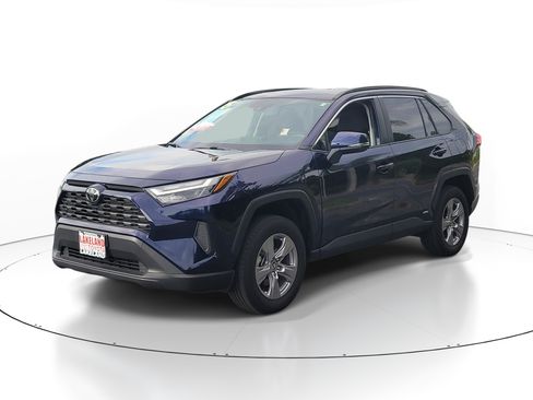 Certified 2025 Toyota RAV4 XLE w/ Convenience Package AWD/4WD image 3