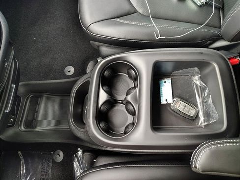 New 2026 Chrysler Pacifica Select image 25