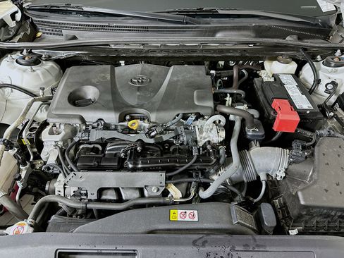 Used 2024 Toyota Camry SE image 31