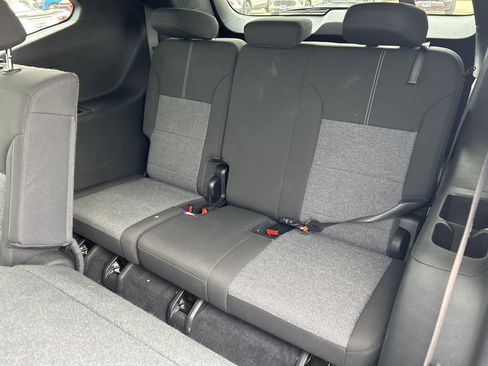 Used 2025 GMC Acadia Elevation image 11