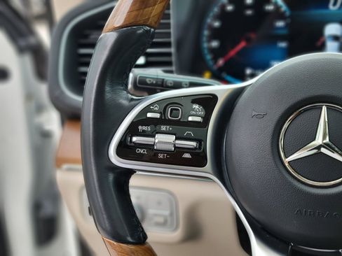 Used 2023 Mercedes-Benz GLS 450 4MATIC image 36
