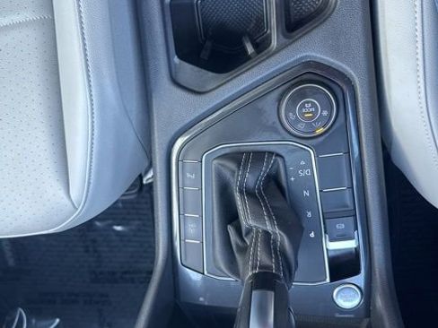 Used 2021 Volkswagen Tiguan SE R-Line image 35