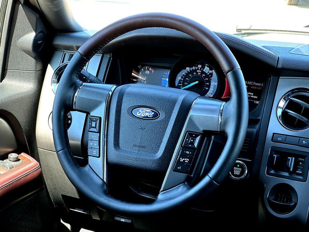 Used 2015 Ford Expedition Platinum RWD image 30