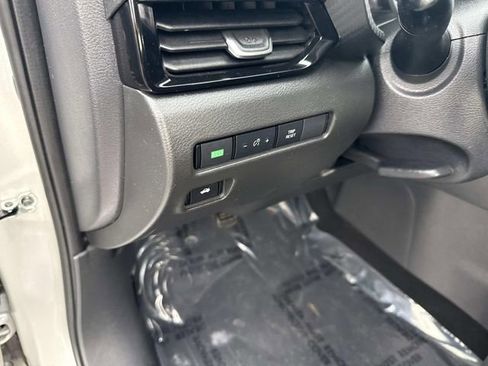 Used 2023 Nissan Sentra SV image 22