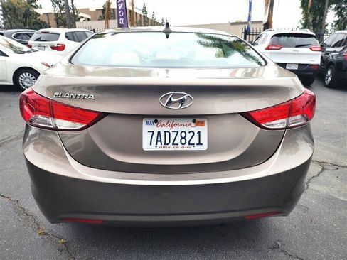 Used 2013 Hyundai Elantra GLS w/ Preferred Pkg image 5