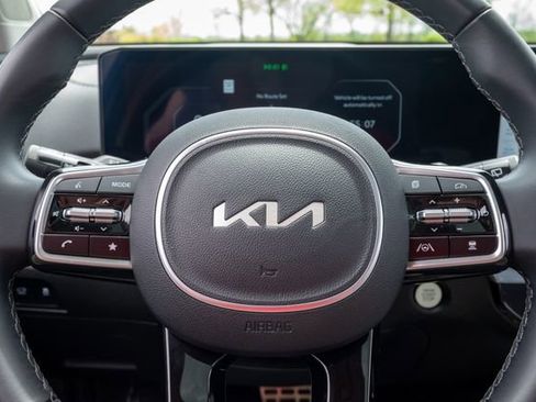 Certified 2025 Kia Sorento SX FWD image 13