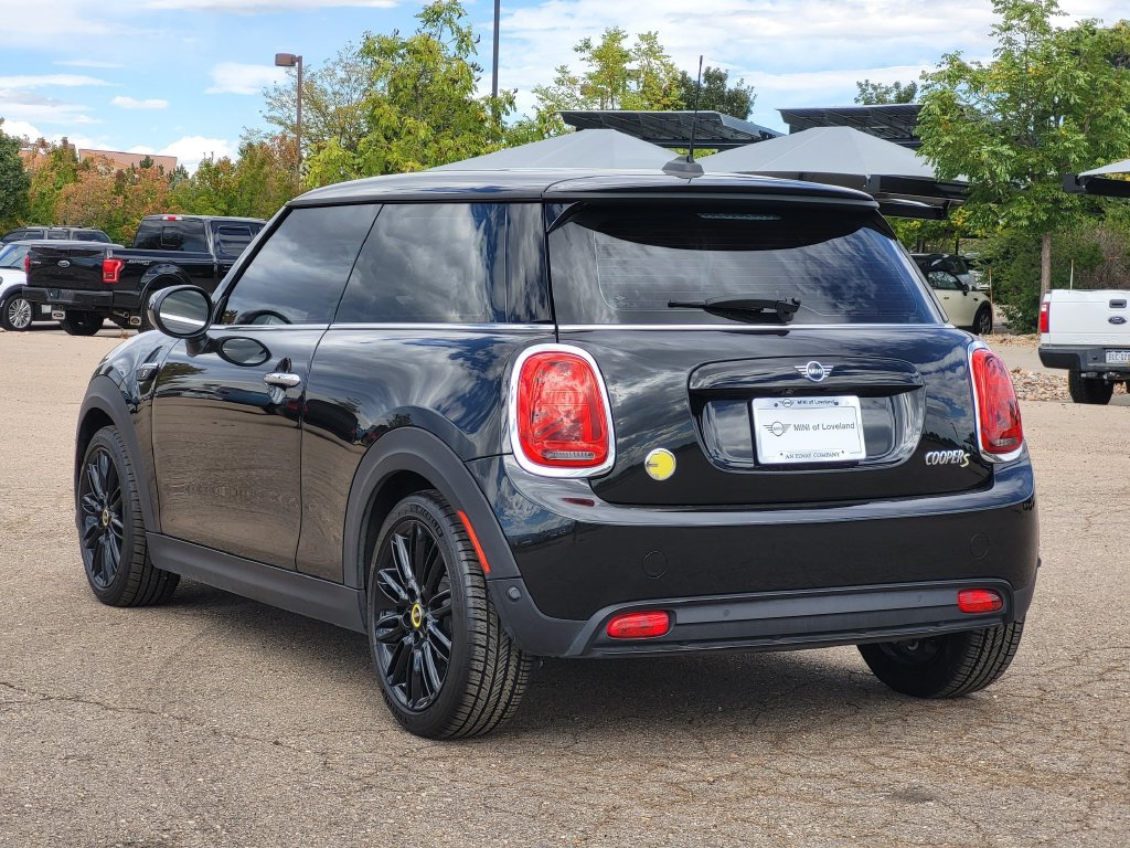 Used 2024 MINI Cooper SE FWD image 5