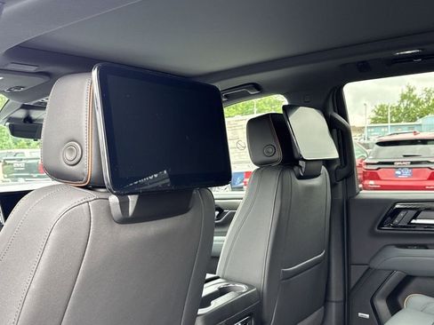 New 2026 GMC Yukon AT4 w/ AT4 Premium Plus Package AWD/4WD image 35