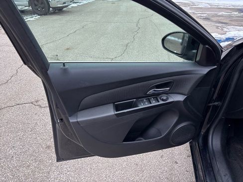 Used 2014 Chevrolet Cruze LT image 9
