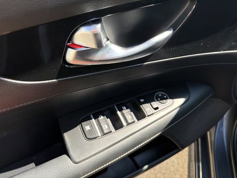 Used 2024 Kia Forte GT-Line w/ GT-Line Premium Package image 12