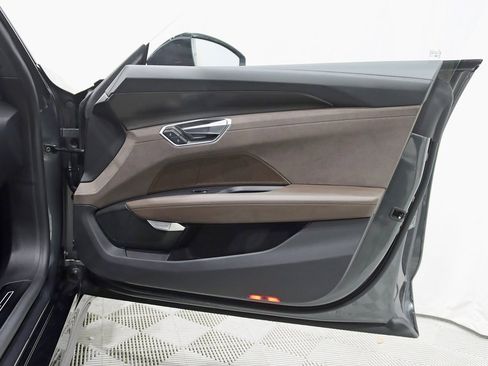 Used 2023 Audi e-tron GT Prestige image 37