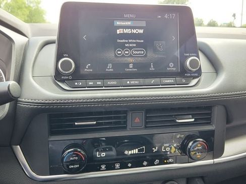 Used 2023 Nissan Rogue SV FWD image 22