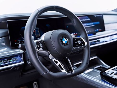 Used 2024 BMW 760i xDrive AWD/4WD image 44