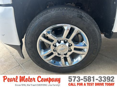 Used 2016 Chevrolet Silverado 2500 High Country w/ Duramax Plus Package AWD/4WD image 8