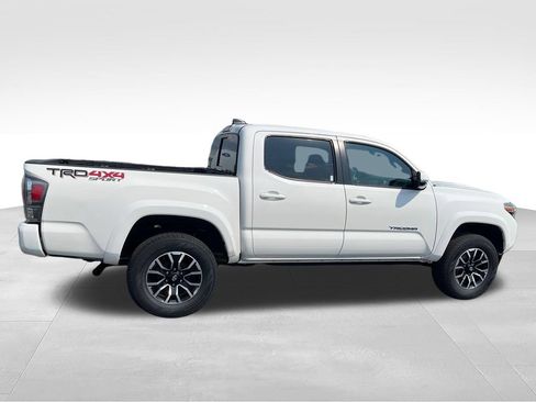 Used 2021 Toyota Tacoma TRD Sport AWD/4WD image 6
