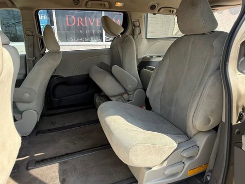 Used 2011 Toyota Sienna CE image 9