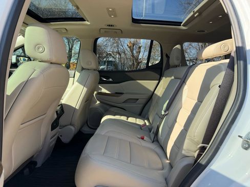 Used 2019 GMC Acadia Denali w/ Technology Package image 12