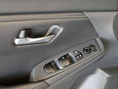 Used 2025 Nissan Sentra SV FWD image 13