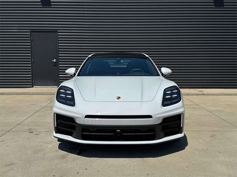 New 2025 Porsche Panamera 4 image 10