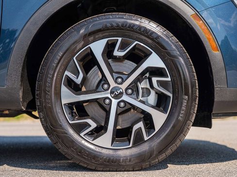 Used 2023 Kia Sportage EX image 9