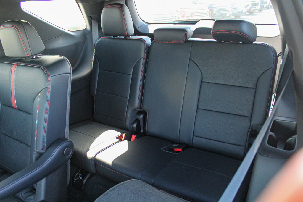New 2026 Chevrolet Traverse RS w/ LPO, Floor Liner Package AWD/4WD image 25