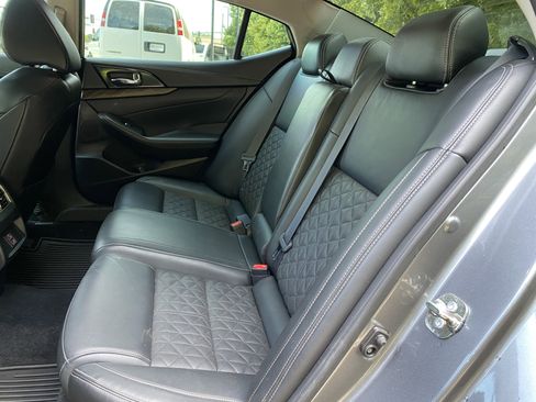 Used 2018 Nissan Maxima Platinum FWD image 36