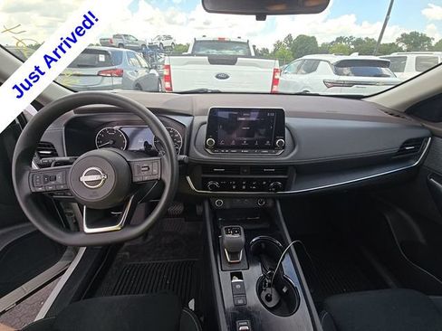 Used 2023 Nissan Rogue S FWD image 6
