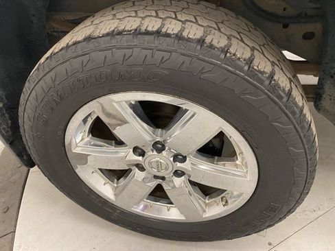 Used 2010 Nissan Titan SE w/ Heavy Metal Edition Pkg AWD/4WD image 39