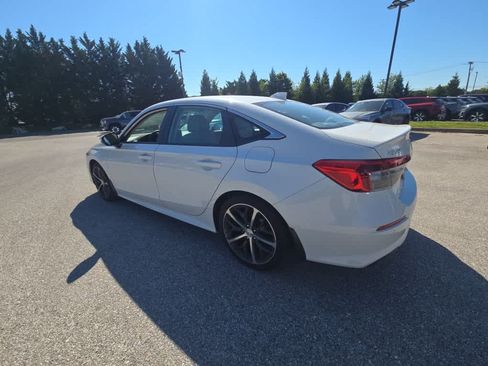 Used 2024 Honda Civic Touring image 6