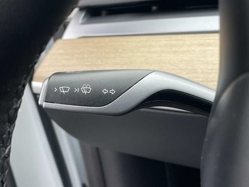 Used 2023 Tesla Model Y Long Range AWD/4WD image 18