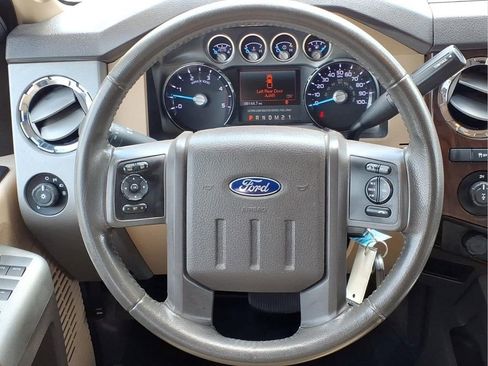 Used 2014 Ford F250 Lariat w/ Lariat Interior Package AWD/4WD image 25