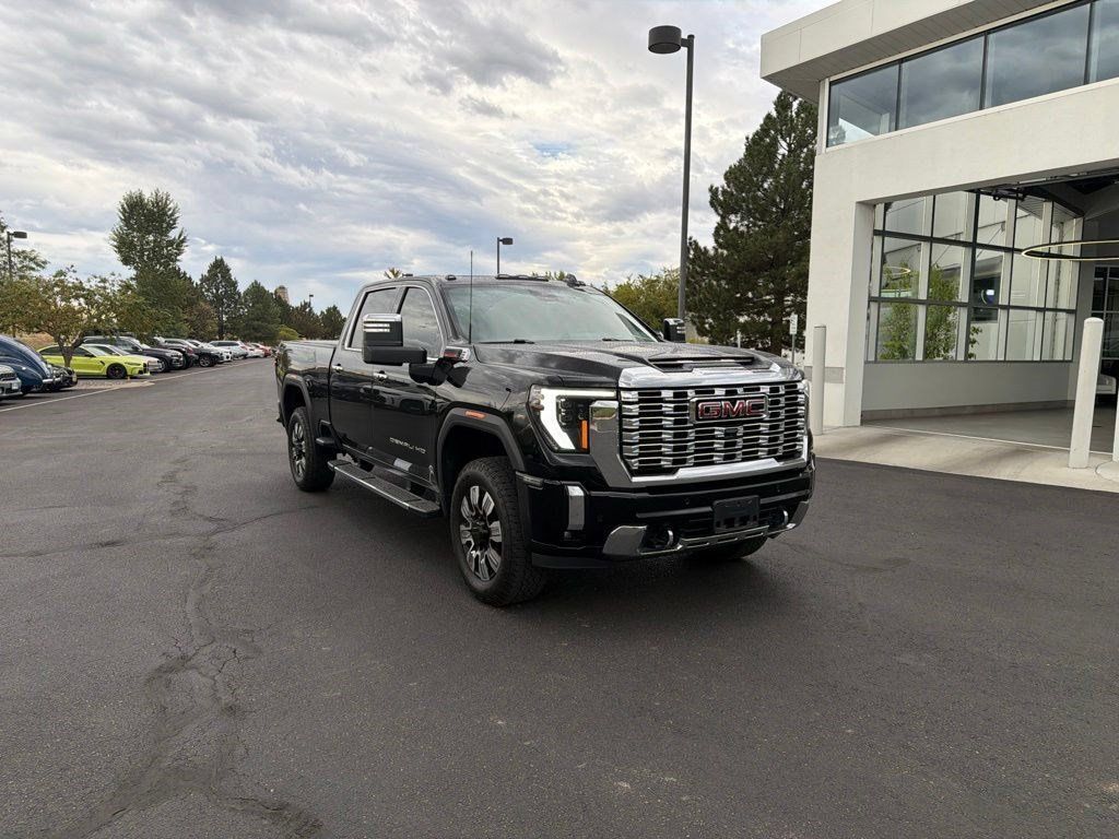 Used 2024 GMC Sierra 2500 Denali w/ Denali Reserve Package AWD/4WD image 7