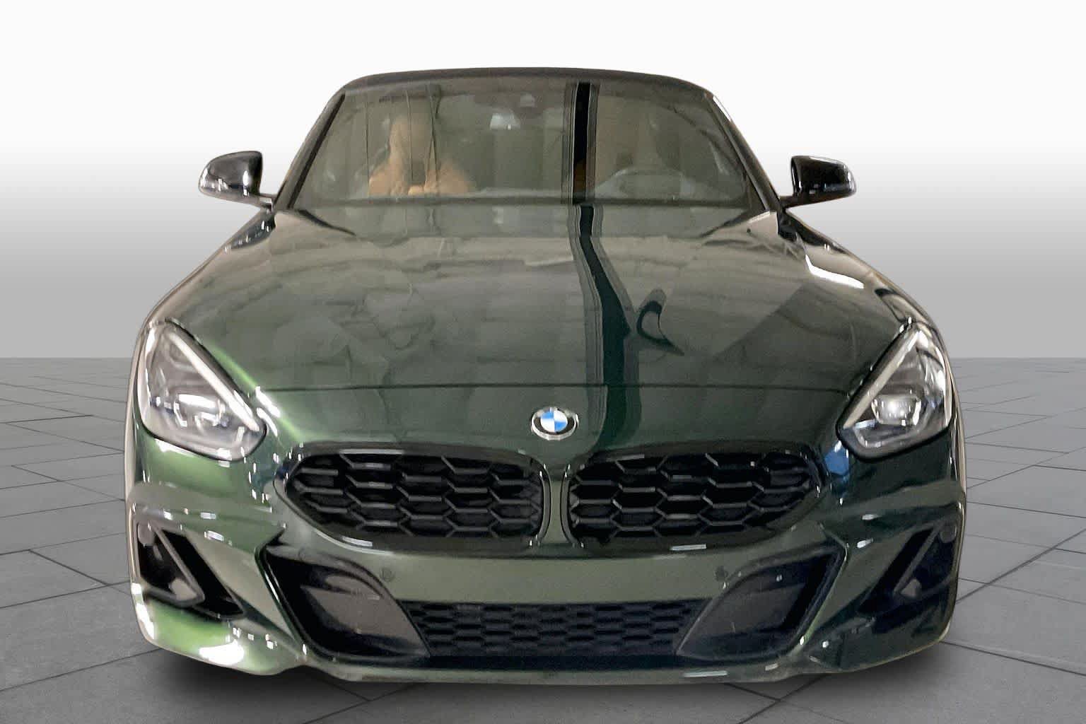 Used 2025 BMW Z4 M40i w/ Edition RWD image 3