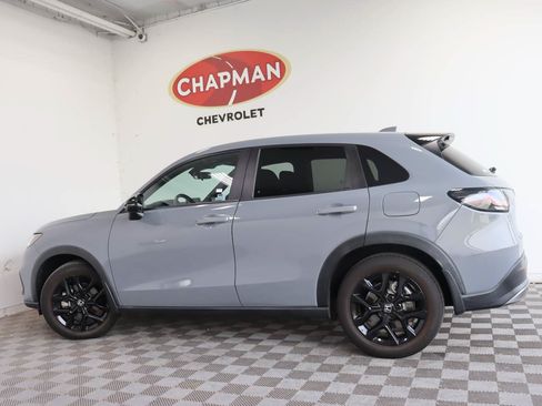 Used 2023 Honda HR-V Sport image 3