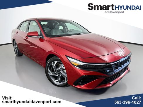 Used 2025 Hyundai Elantra SEL FWD image 1