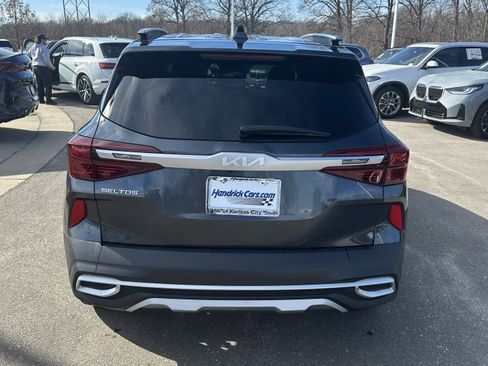 Used 2022 Kia Seltos SX w/ Sunroof Package image 9