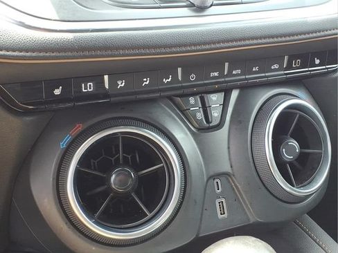 Used 2022 Chevrolet Blazer Premier w/ Driver Confidence II Package AWD/4WD image 8