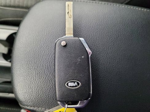 Used 2020 Kia Soul S FWD image 32
