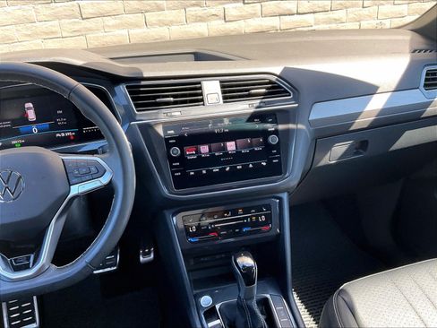 Certified 2023 Volkswagen Tiguan SE R-Line AWD/4WD image 5