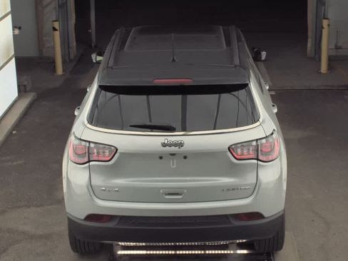 Used 2024 Jeep Compass Limited w/ Sun and Sound Group AWD/4WD image 3