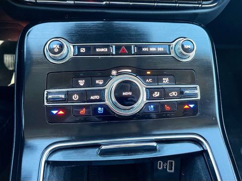 Used 2021 Lincoln Nautilus Reserve AWD/4WD image 16