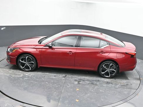 Used 2024 Nissan Altima 2.5 SR w/ SR Premium Package image 43